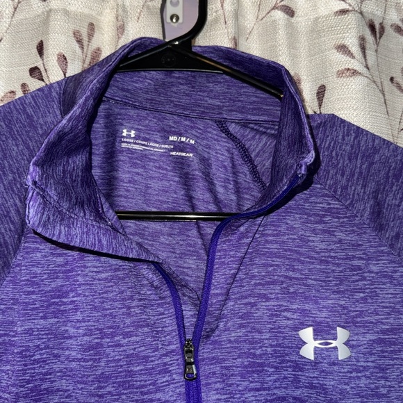 Women’s Under Armour Quarter-Zip
Size Medium - Picture 2 of 4